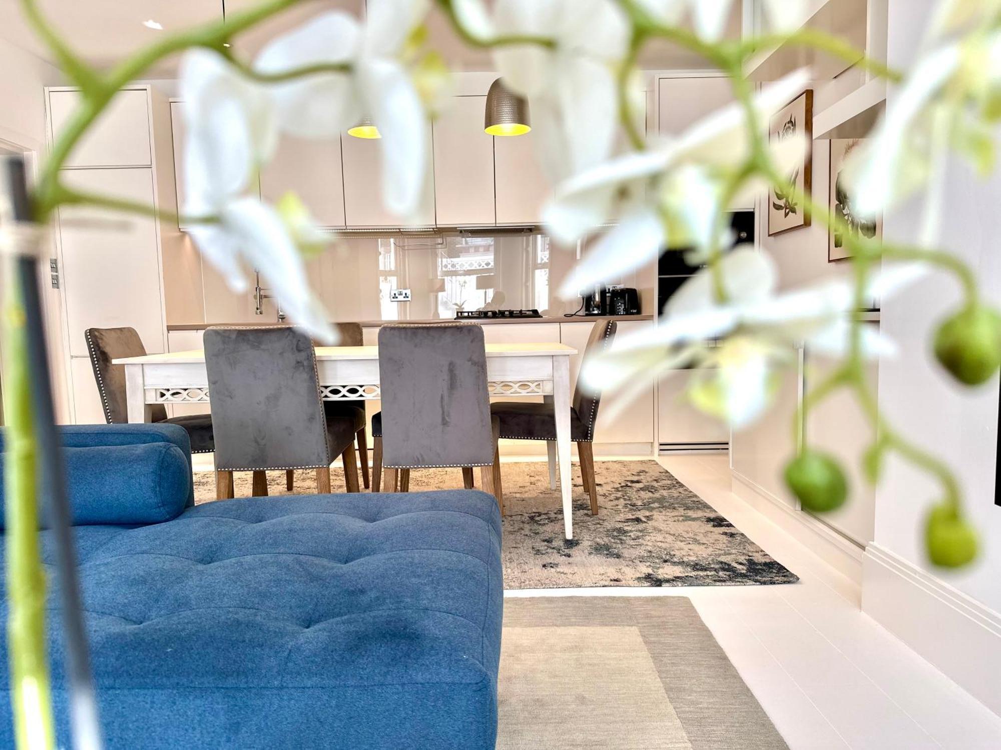 Stylish Apartment With Bbq Kensington ลอนดอน ภายนอก รูปภาพ