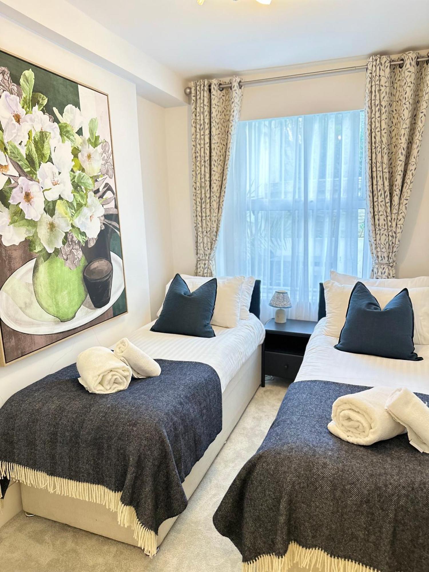 Stylish Apartment With Bbq Kensington ลอนดอน ภายนอก รูปภาพ